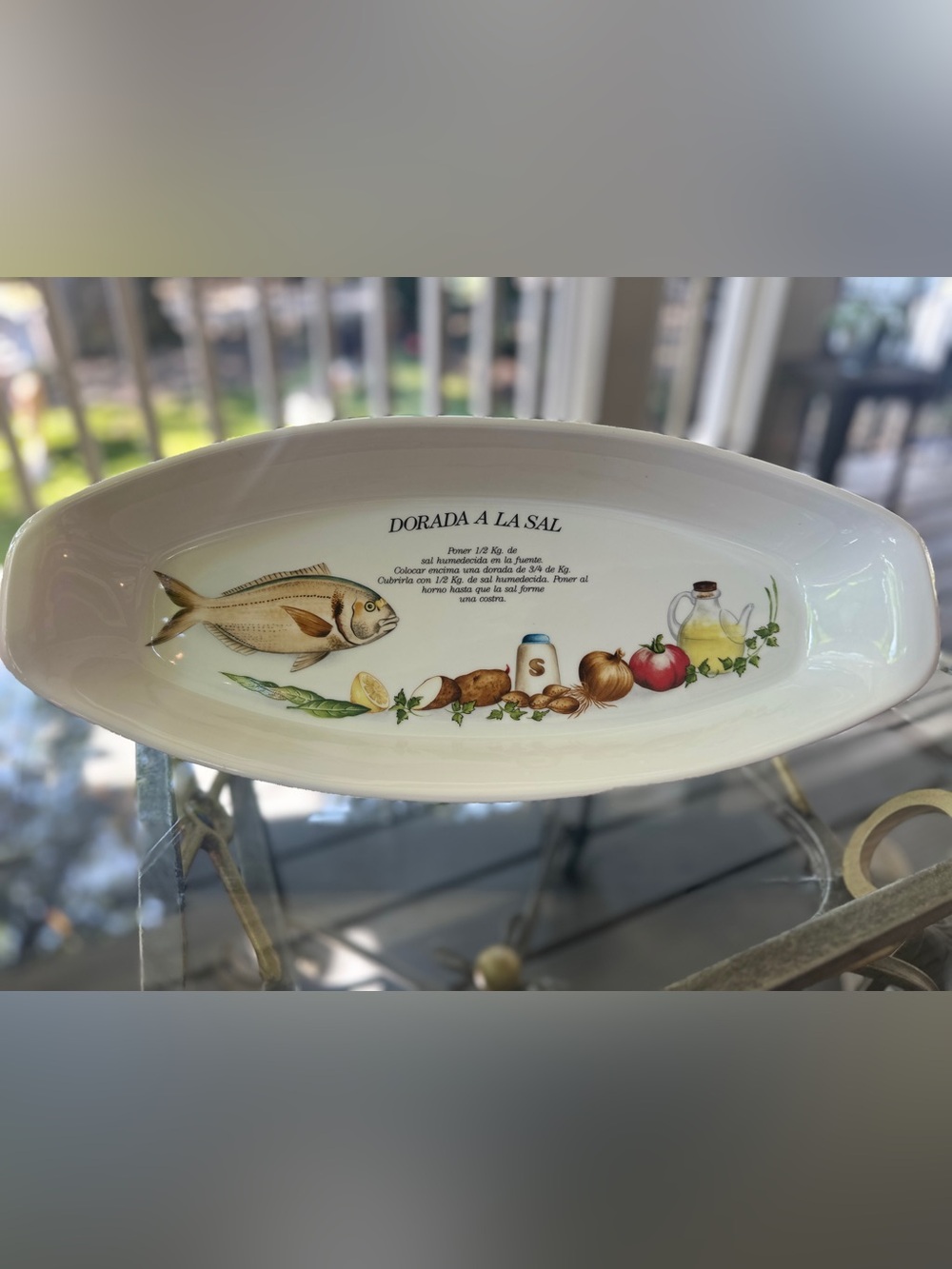 Dorada A La Sal Decorative Serving Platter - White